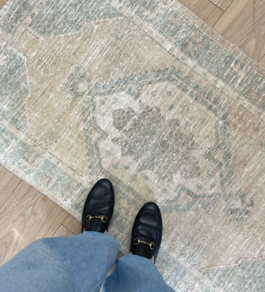 how to find a vintage rug